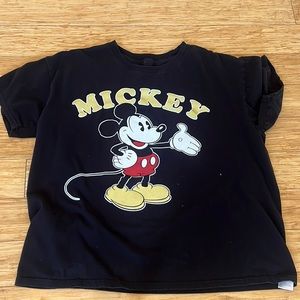 Minnie mouse, black tee